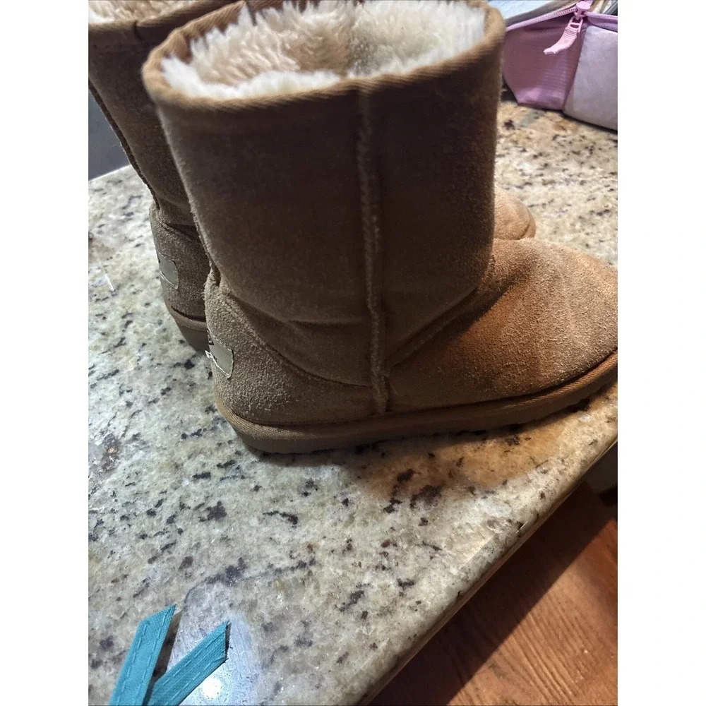 BearPaw Youth Brown Cow Suede Faux Fur Lined Pull On Boots Size 3 US